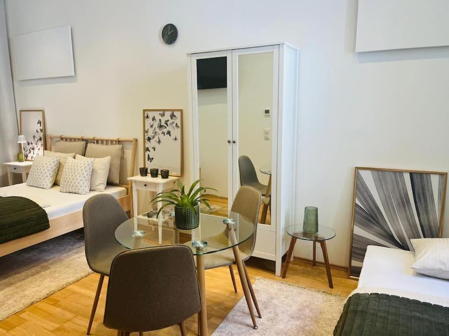 Gemuetliches Studio Apartment فيينا المظهر الخارجي الصورة